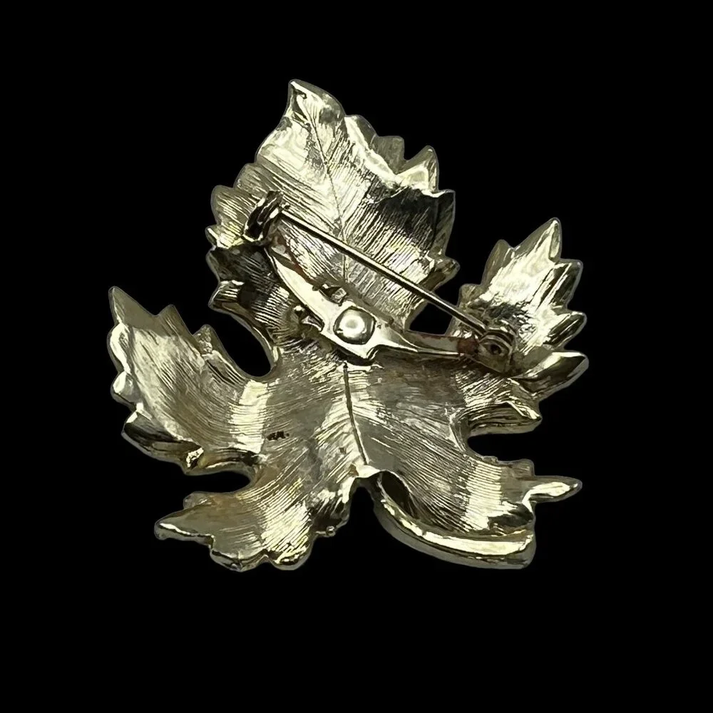 Vintage Leaf Brooch Gold Tone‎ Brushed Veins Pin